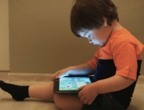 Summer & Screens: Encouraging Balanced Screen Time with Kids
